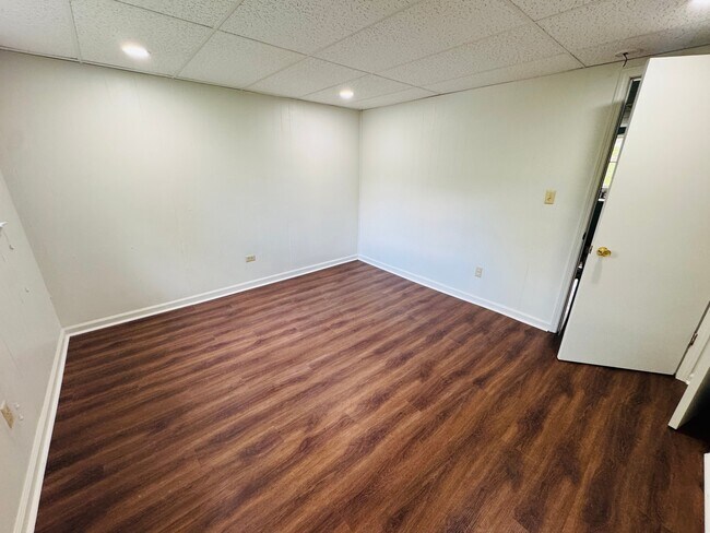 Foto del edificio - 4875 Millen Dr