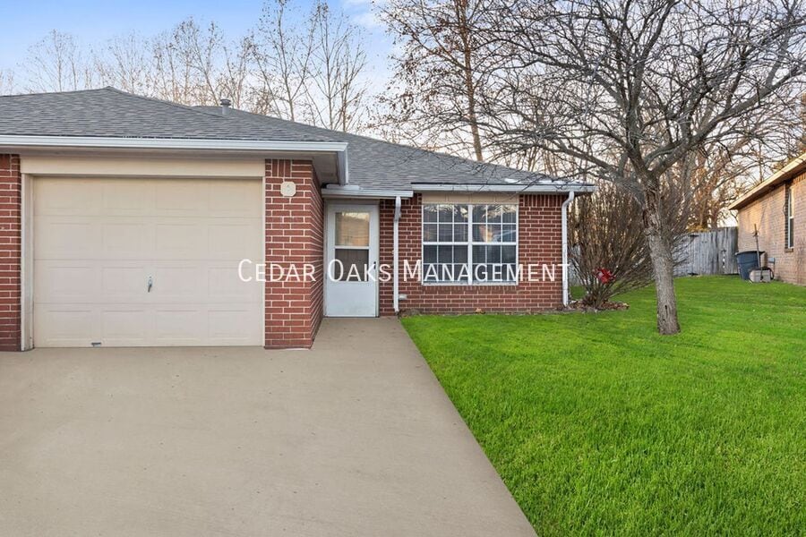 Photo - 5908 SARA ST B-