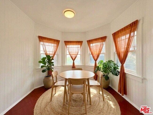 Foto del edificio - 1705 W 14th St