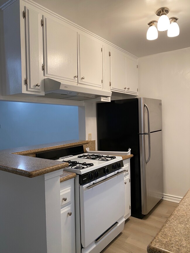 Building Photo - 8556 Gregory Way
