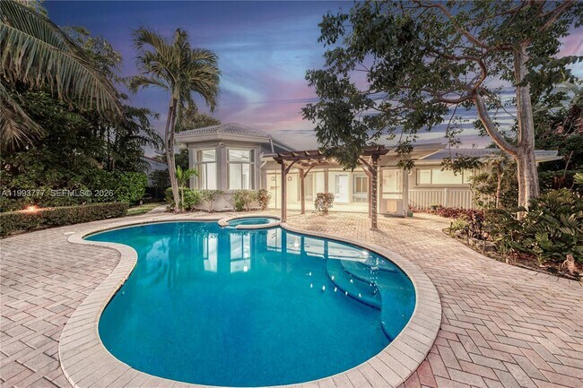 Foto del edificio - 2801 Coral Shores Dr