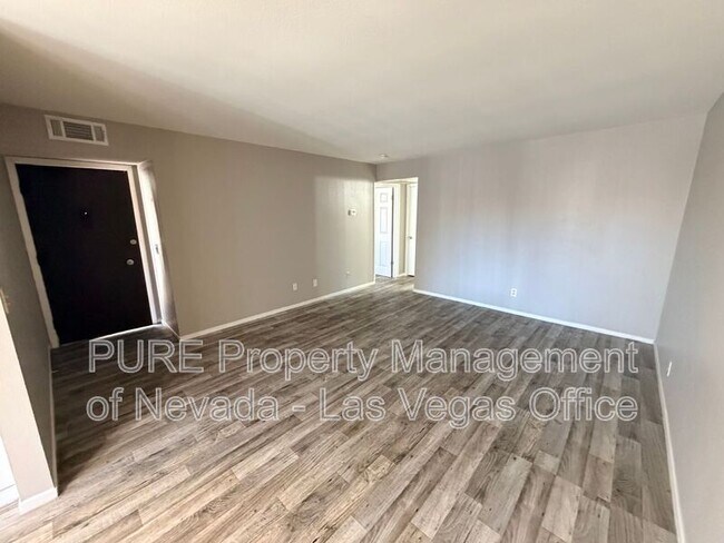 Foto del edificio - 1405 E Vegas Valley Dr