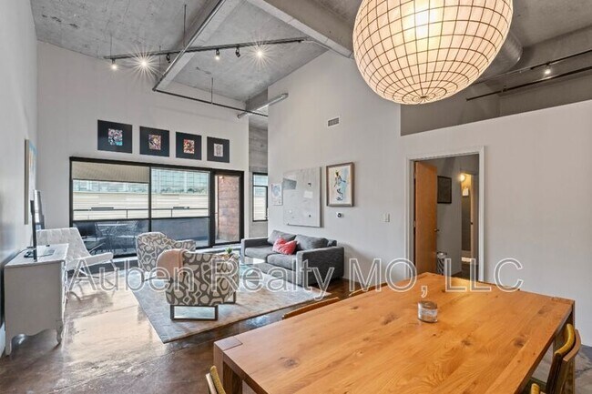 Foto del edificio - 360 W Pershing Rd