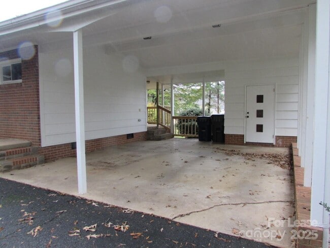 Building Photo - 9517 Westmoreland Rd