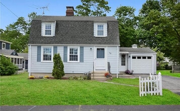 Building Photo - 113 Balsam St