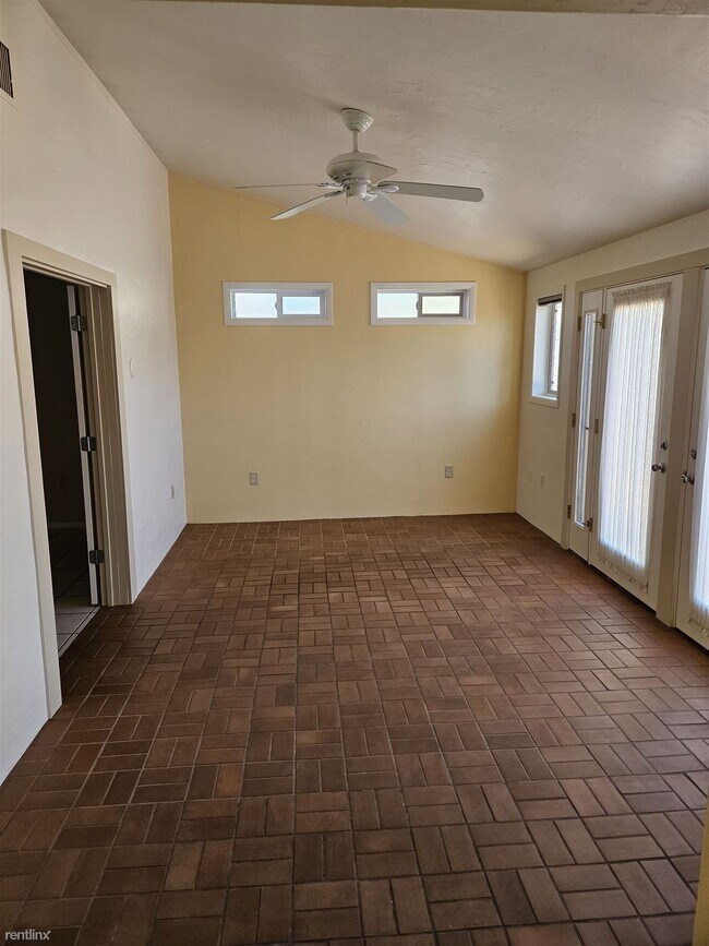 Foto del edificio - 2 br, 1 bath House - 3038 N 34th St Apt 1 #1