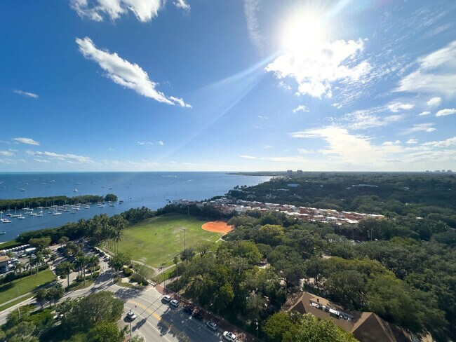 Foto del edificio - 2889 McFarlane Rd