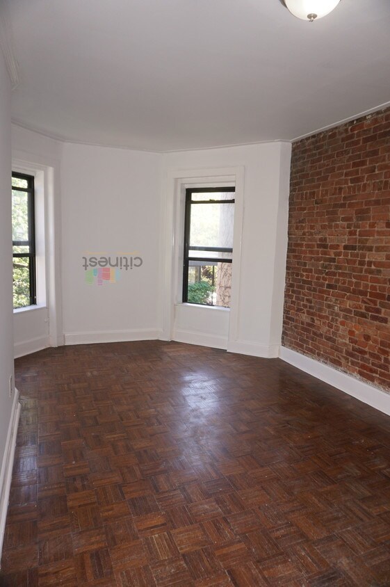 Primary Photo - 93 6th Ave