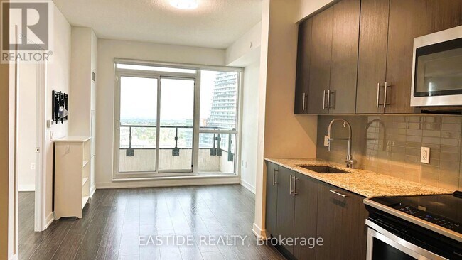 Building Photo - 4055-4055 Parkside Village Dr