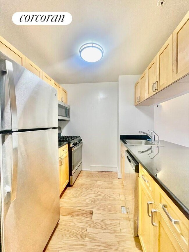 Foto del edificio - 323 W 96th St