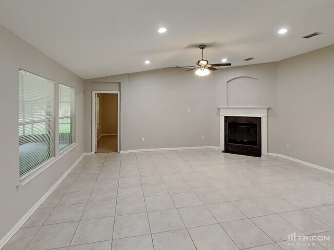 Building Photo - 2700 Oak Haven Drive Middleburg FL