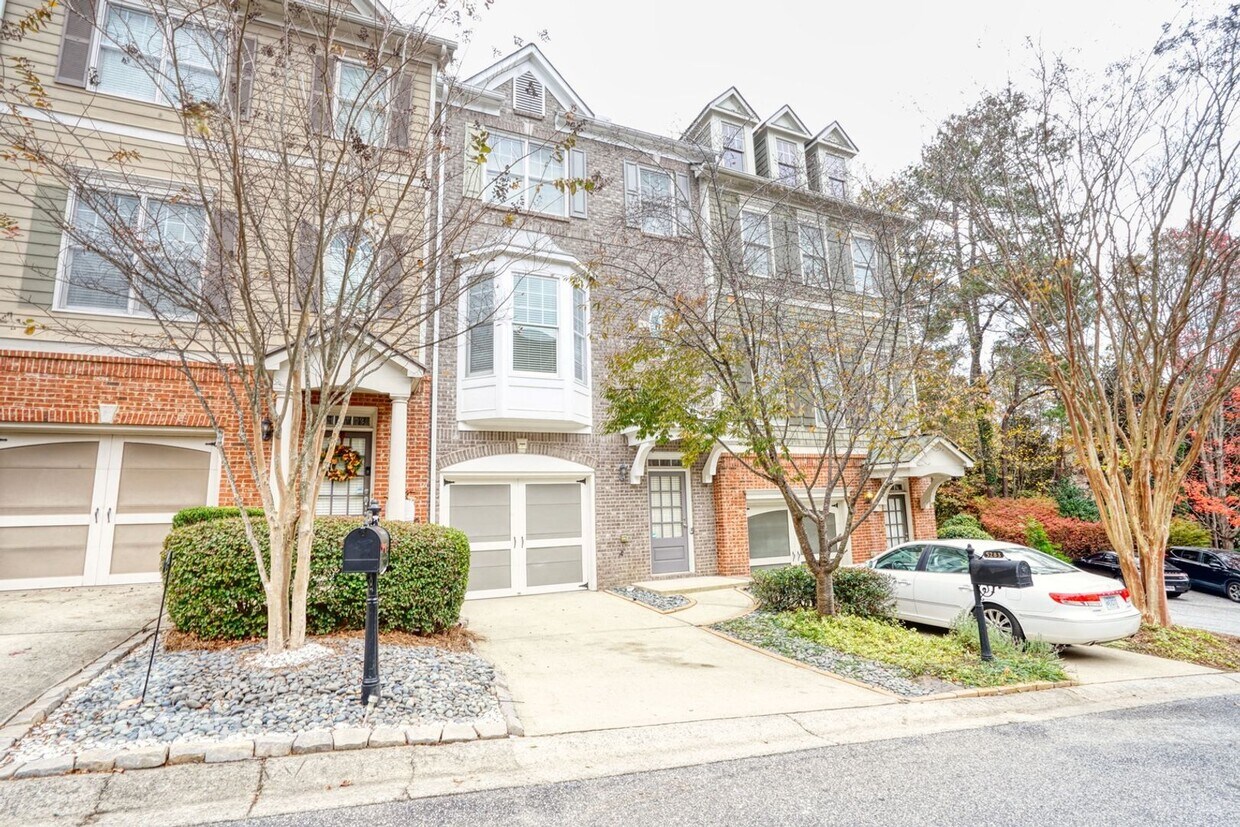5283 Kershaw Ct SE, Atlanta, GA 30339 Townhome Rentals in Atlanta GA