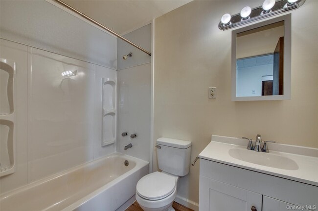 Building Photo - 1000 9th St