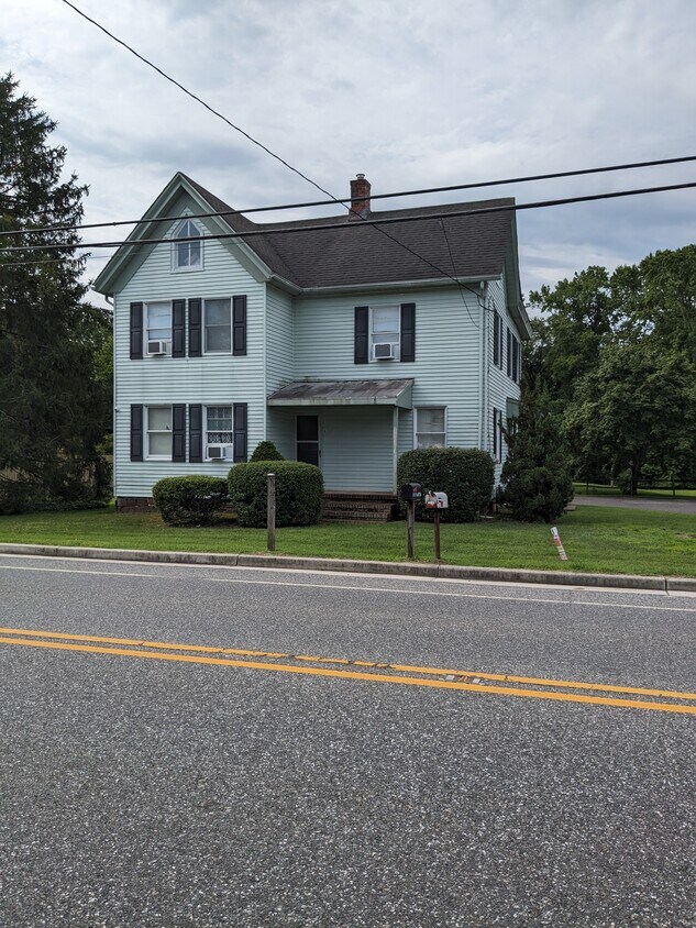 Primary Photo - 1119 Almond Rd