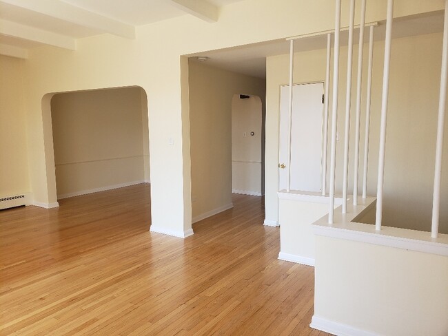 Building Photo - 3821 N Harlem Ave