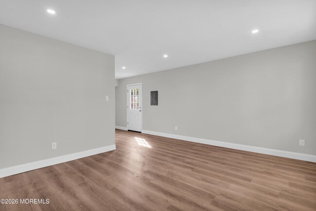 Foto del edificio - 117 Schooner Ave