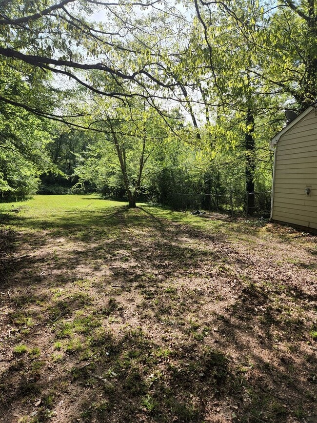 Foto del edificio - The Best of North Metro Living without the...