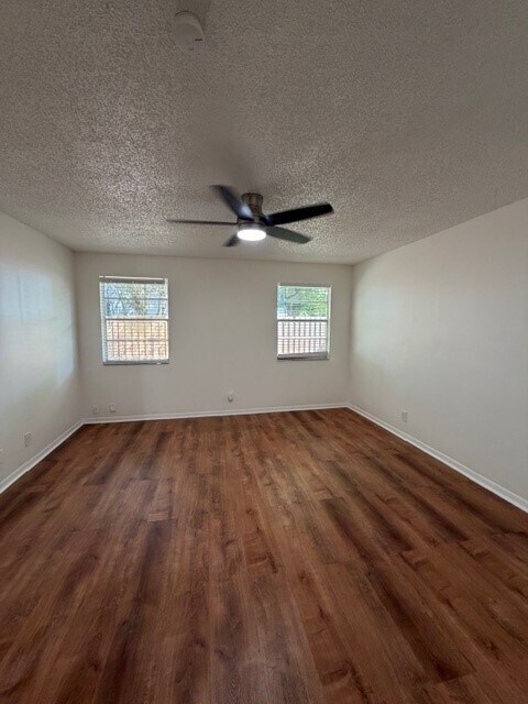 Foto del edificio - 12341 Westhampton Cir