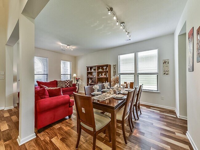 Building Photo - 15223 Sunlight Bay Ct