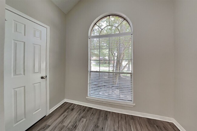 Foto del edificio - 4203 Mountain Peak Way