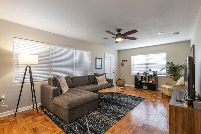Foto del edificio - 414 NW 36th St