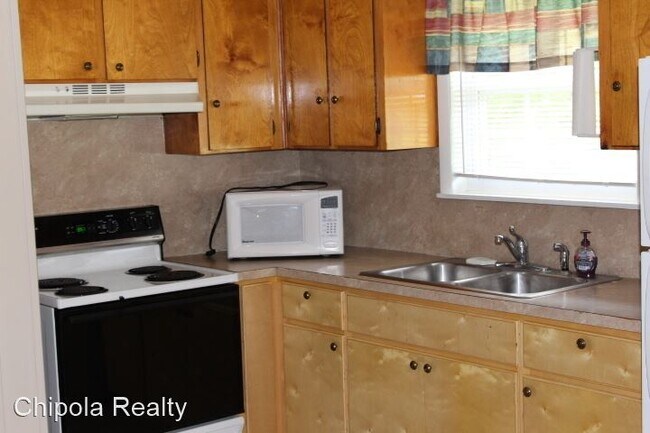 Foto del edificio - 3 br, 1 bath House - 3572 Laramore Rd