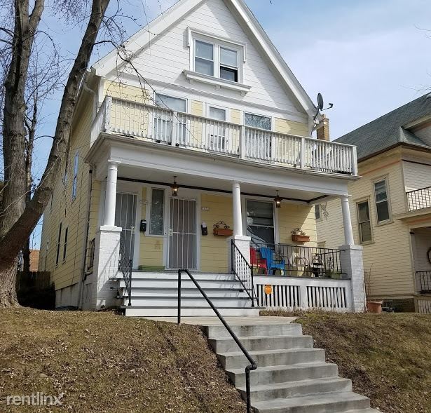 Building Photo - 2 br, 1 bath Apartment - 3032 N Booth St