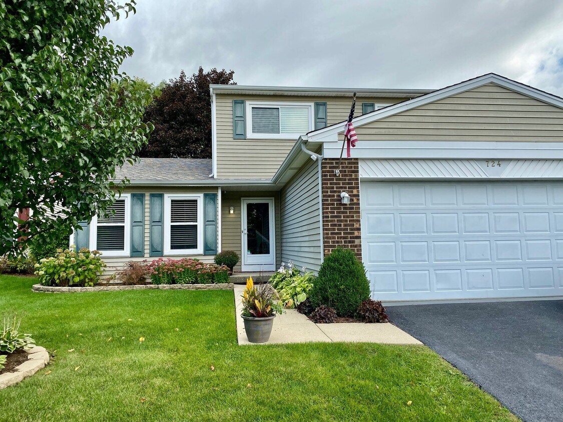 724 N Lakeside Dr, Vernon Hills, IL 60061 House Rental in Vernon