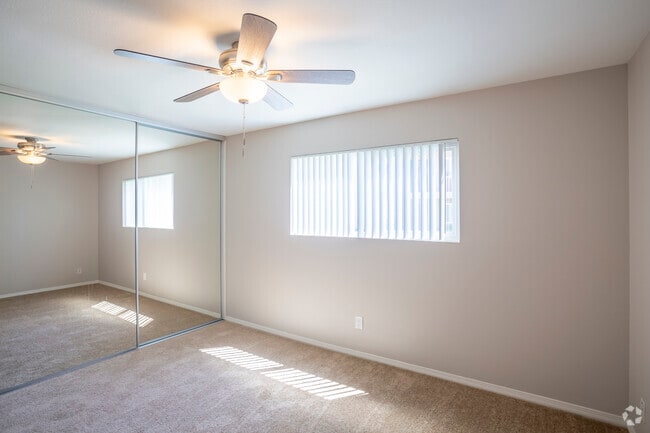 2 BR, 1 BA - 802 SF - Town Center Apts