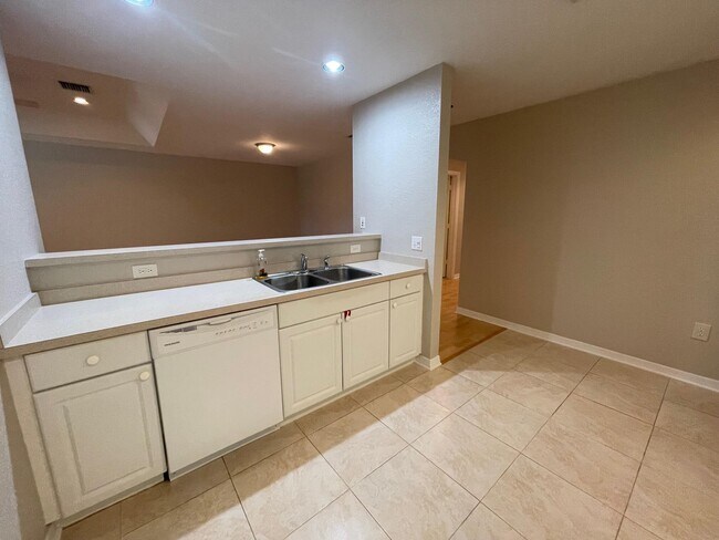 Building Photo - 1742 N Dovetail Dr