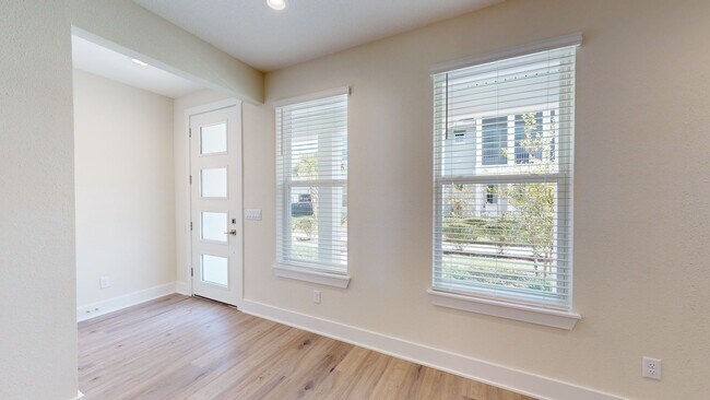 Foto del edificio - Beautiful townhome for rent in the well so...