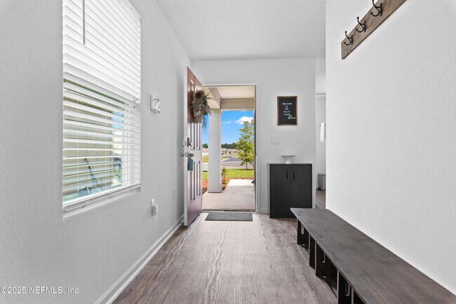 Foto del edificio - 12553 Russian Olive Rd