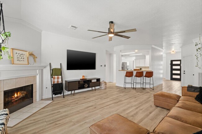 Building Photo - 14526 Chestnut Falls Dr