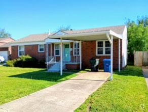 Building Photo - 312 Wilson Dr