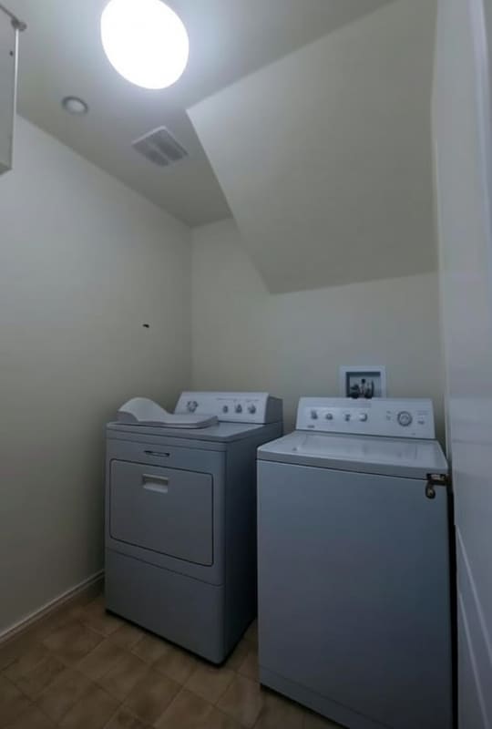 Building Photo - 6115 Old Quarry Loop