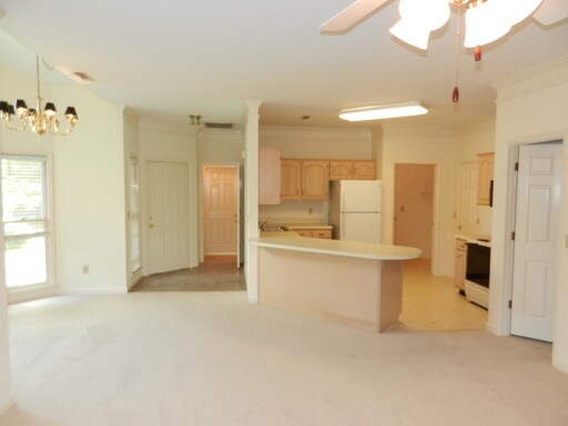 Building Photo - 4652 Lake Valley Dr