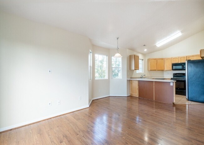 Building Photo - 1645 Vivante Way