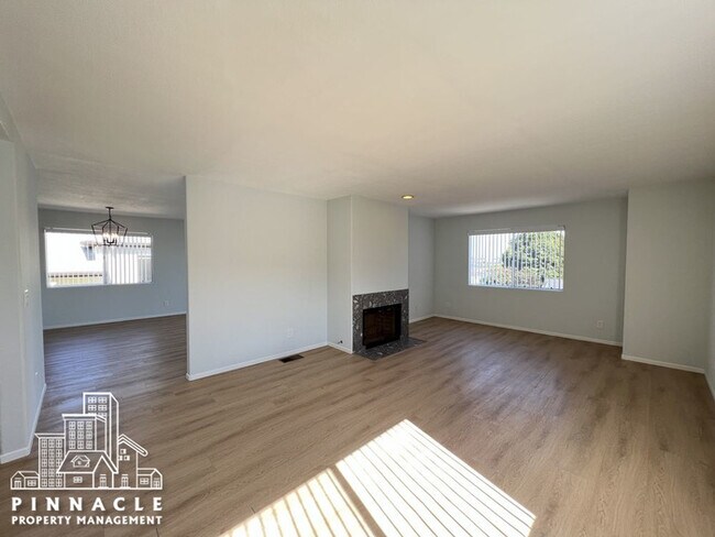 Building Photo - Townhouse-Style Unit For Rent in San Pedro