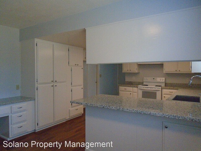Building Photo - 4 br, 2.5 bath House - 1417 Karen Dr.