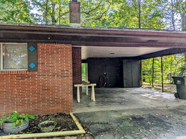 Foto del edificio - 102 Piedmont Cir