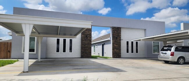 Building Photo - 5809 Ozark Ave