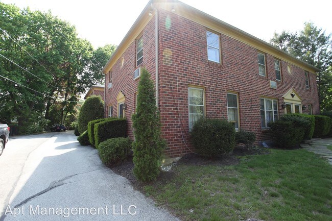 Building Photo - 1004 E Lancaster Ave