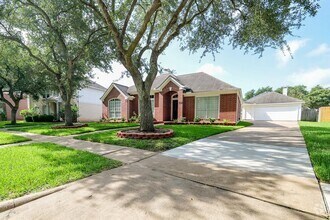 Building Photo - 1823 Brightlake Way
