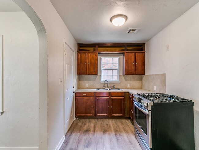 Photo - 1501 NE Grand Blvd House