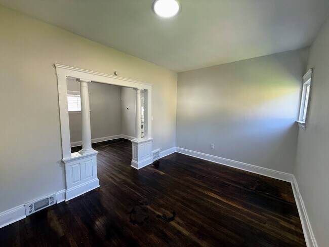 Foto del edificio - 3420 W 49th St