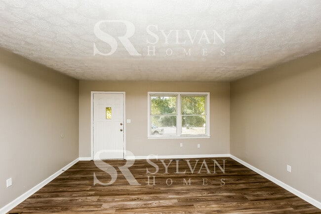 Building Photo - Do not miss out on the incredible opportunity !