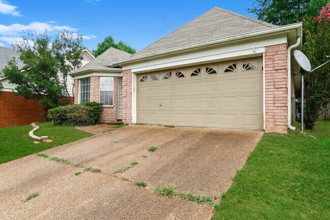 Foto del edificio - 2232 Lake Hill Ct