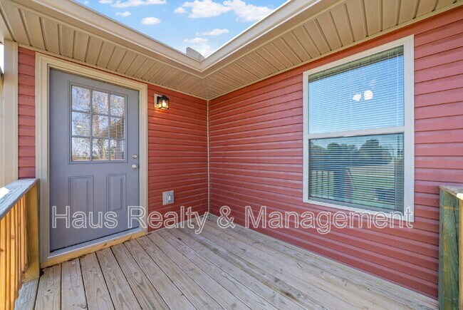 Building Photo - 7847 US-41