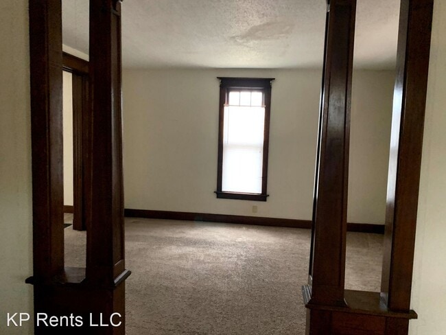 Building Photo - 4 br, 2 bath House - 423 S Grand Ave