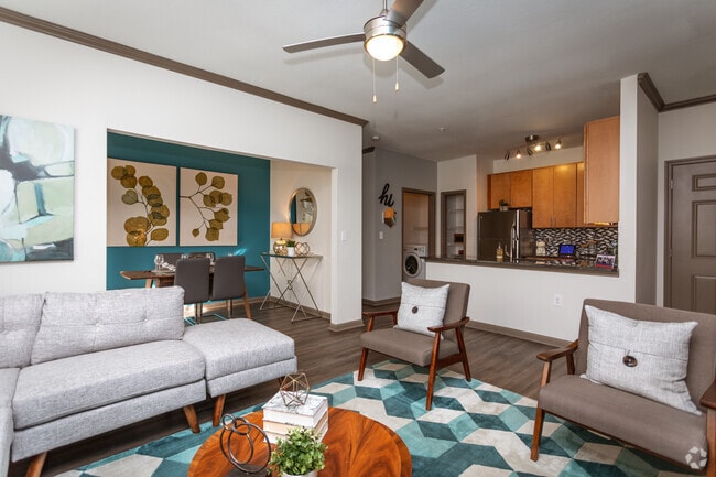 Interior Photo - Presley Oaks